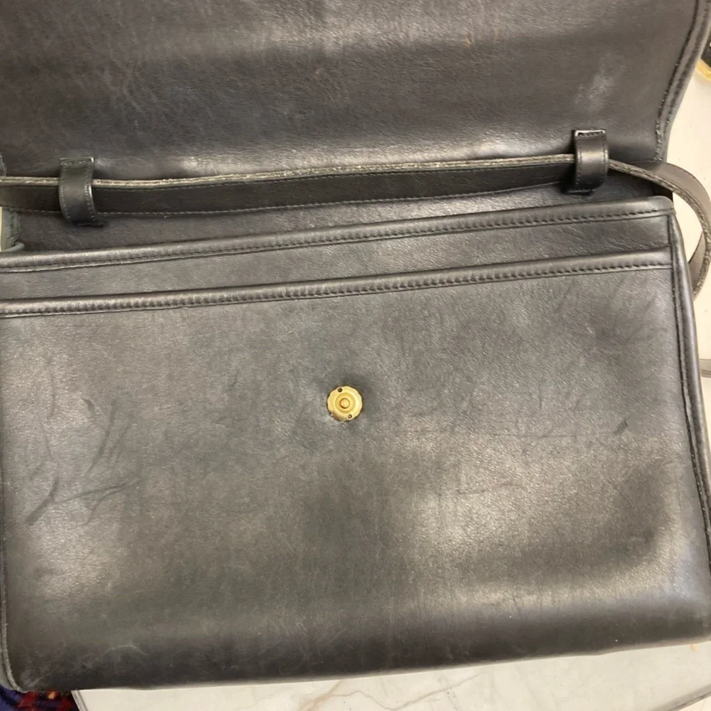 Coach vintage rare black leather avenue shoulder crossbody messenger bag